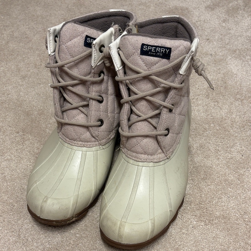 Sperry Women's Beige and Off-White Winter Boots